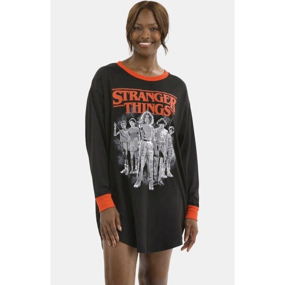Woman's Stranger Things Long Sleeve Sleep Shirt Pockets Size 2XL
